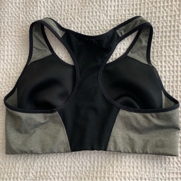 Nike High Impact Dri fit Sports Bra Size Medium - Picture 3 of 4